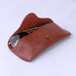 ست کیف کتی چرم و عینک مردانه چرمسال عسلی پوست ماری 182/3 - Image 4