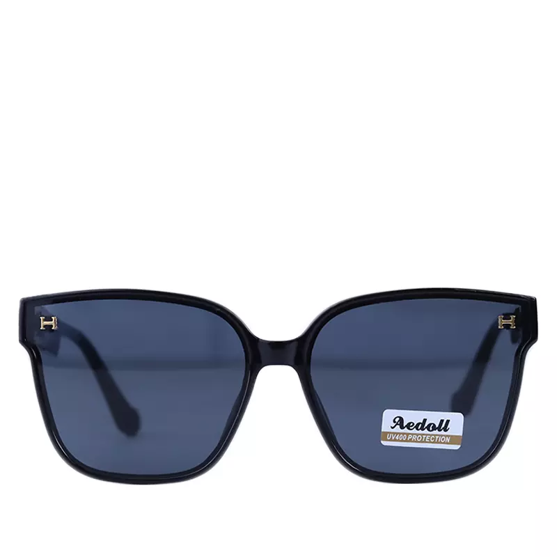 Hermes-Sunglasses-code-6016.11.webp عینک آفتابی ایدول فریم مربع مشکی 6016/1 - Image 1