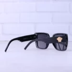 عینک آفتابی ورساچه زنانه فریم مربع مشکی Z91238/1 - Image 3