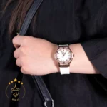 ساعت هابلوت زنانه بند رابر سفید قاب رزگلد نگینی 460/3 L - Image 2